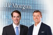 Max Barrett e Brad Epstein | Foto: JP Morgan, LinkedIn