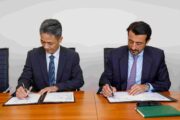 Da esquerda para a direita, James Yang, representante da UPI, e Sérgio Raposo Frade, CEO do Crédito Agrícola